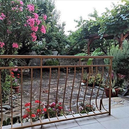 Room For Two In House Of Relax อัคโตโปล ภายนอก รูปภาพ